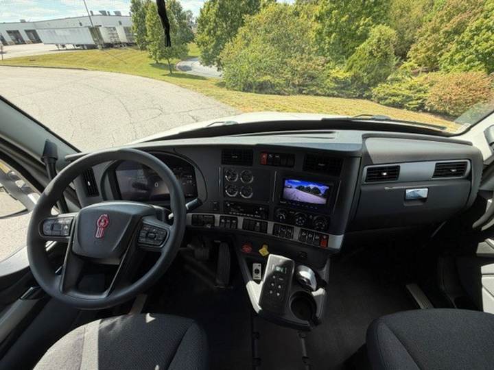 2027 Kenworth T880S Quad Axle Dump Truck, interior photo 7