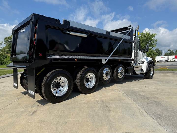 2027 Kenworth T880S Quad Axle Dump Truck, exterior photo 4