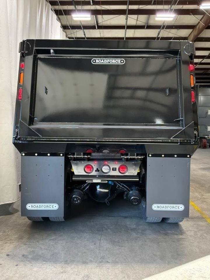 2027 Kenworth T880S Quad Axle Dump Truck, exterior photo 2