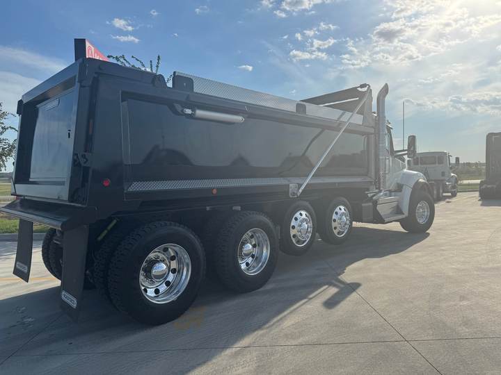 2027 Kenworth T880S Quad Axle Dump Truck, exterior photo 6