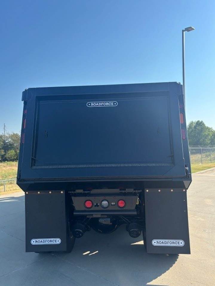 2027 Kenworth T880S Quad Axle Dump Truck, exterior photo 3
