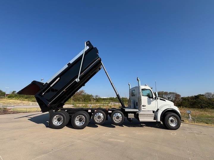 2027 Kenworth T880S Quad Axle Dump Truck, exterior photo 6