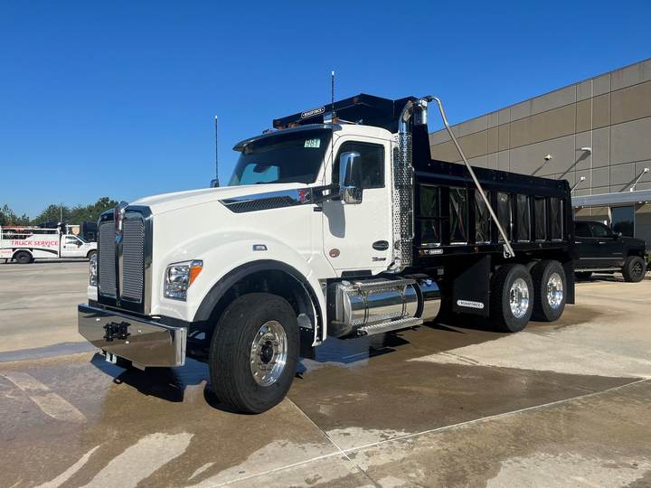 2027 Kenworth T880S Tandem Dump Truck, interior photo 5