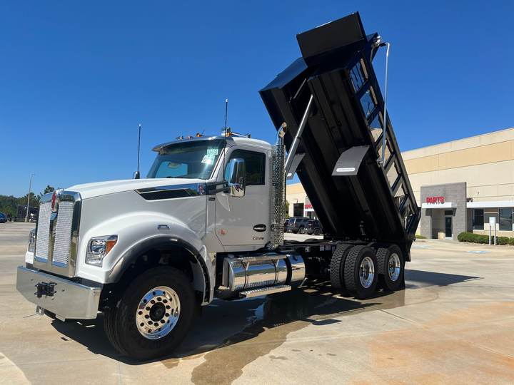 2027 Kenworth T880S Tandem Dump Truck, exterior photo 5