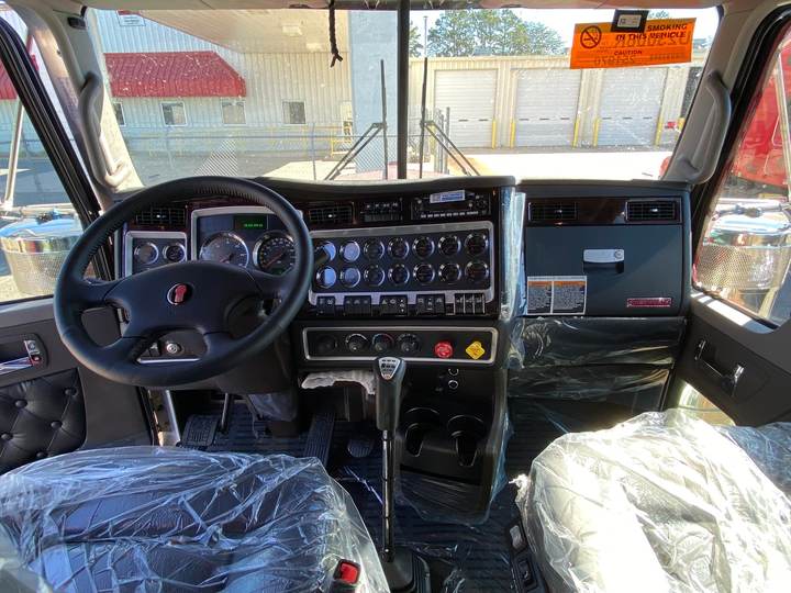 2027 Kenworth W900L 72" Flat Top Sleeper, interior photo 2