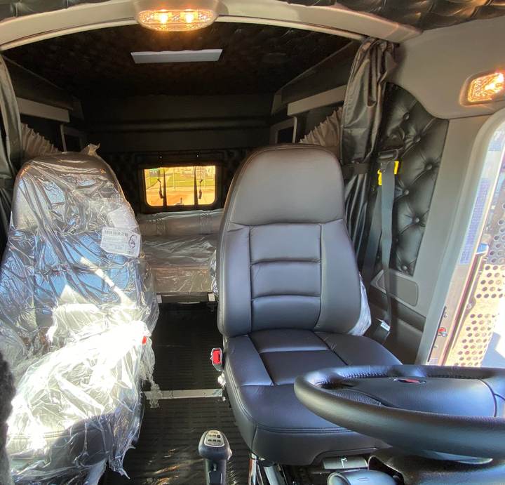 2027 Kenworth W900L 72" Flat Top Sleeper, interior photo 4