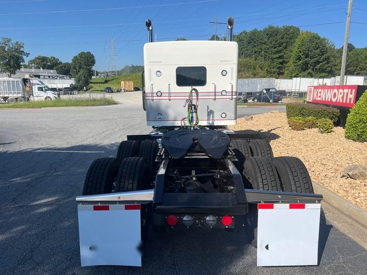 2027 Kenworth W900L 72" Flat Top Sleeper, exterior photo 3
