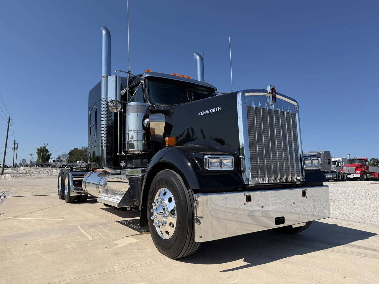 2027 Kenworth W900L 72" Flat Top Sleeper, exterior photo 1