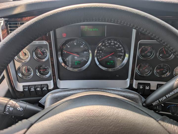 2027 Kenworth W900L 72" Flat Top Sleeper, interior photo 5