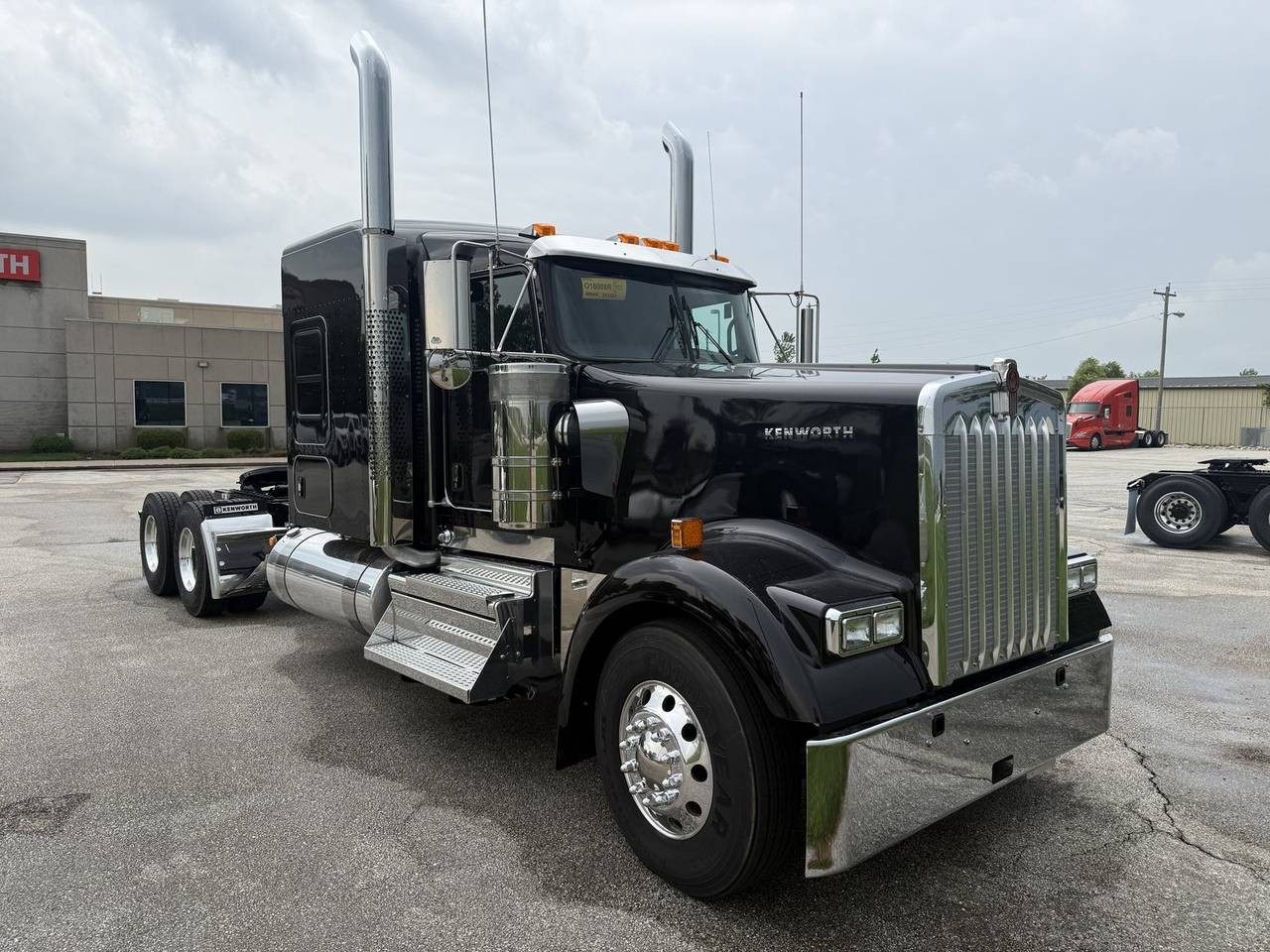 2027 Kenworth W900L 72" Flat Top Sleeper, exterior photo 1