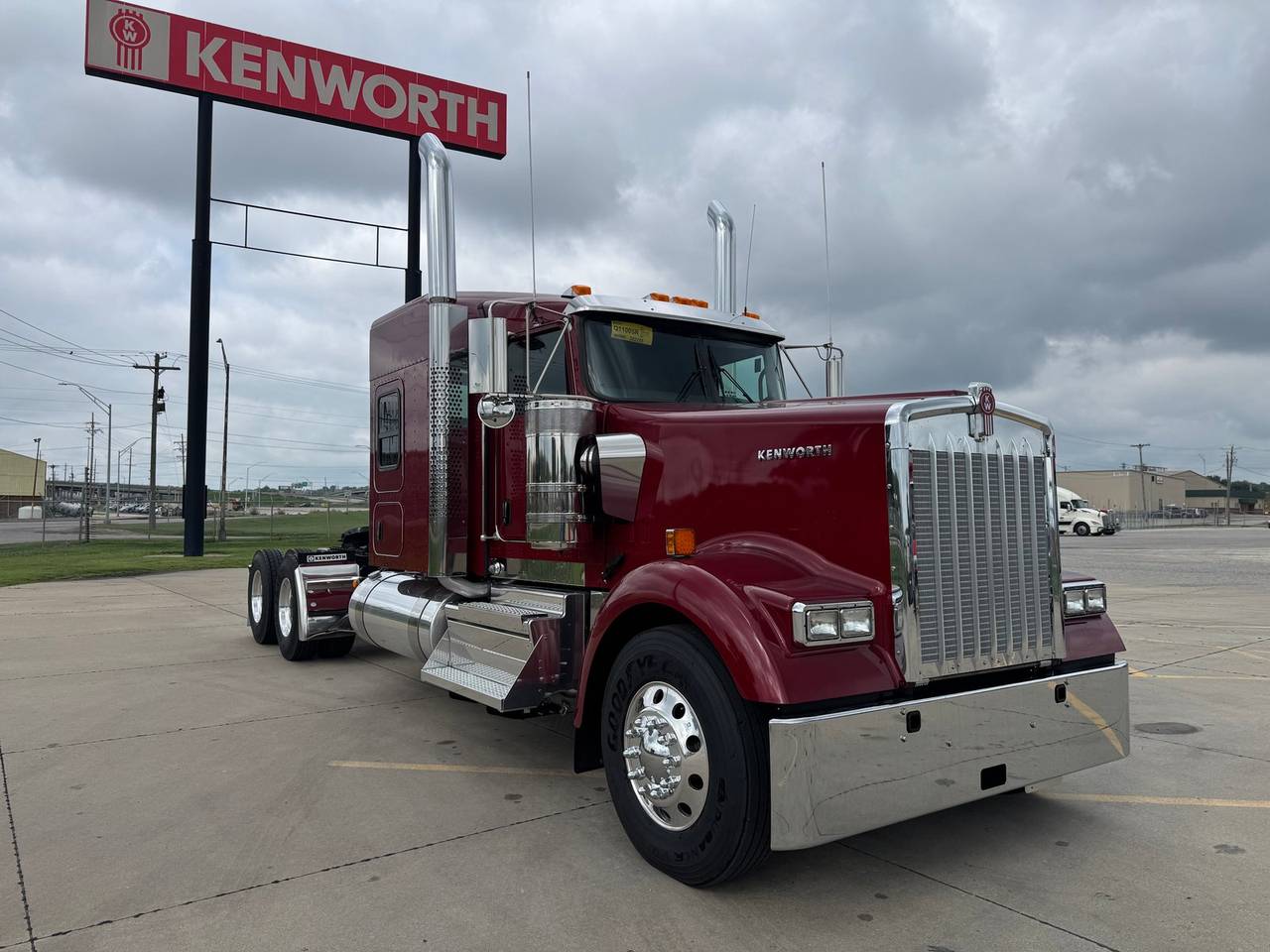 2027 Kenworth W900L 72" Flat Top Sleeper, exterior photo 1