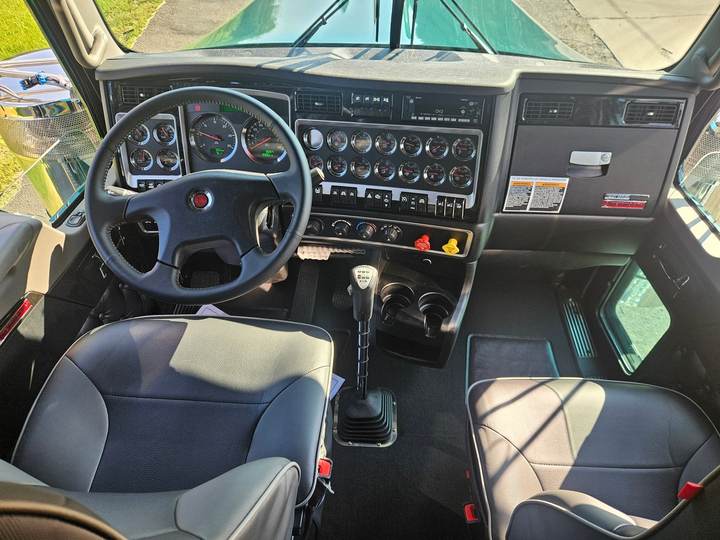 2027 Kenworth W900L 72" Flat Top Sleeper, interior photo 3