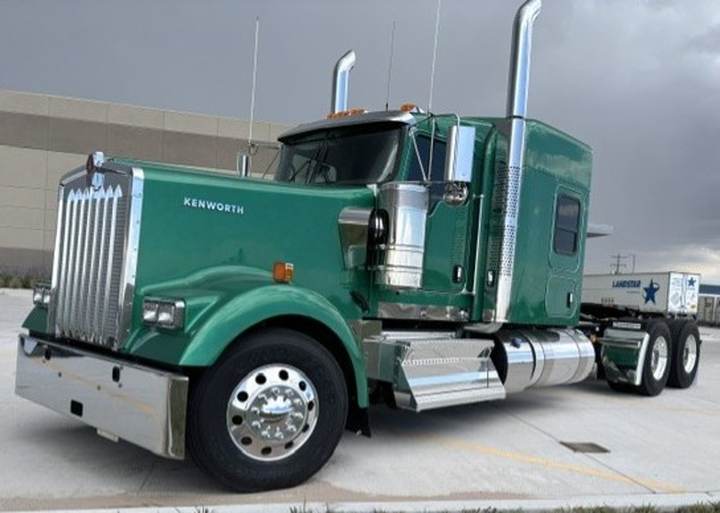2027 Kenworth W900L 72" Flat Top Sleeper, exterior photo 2