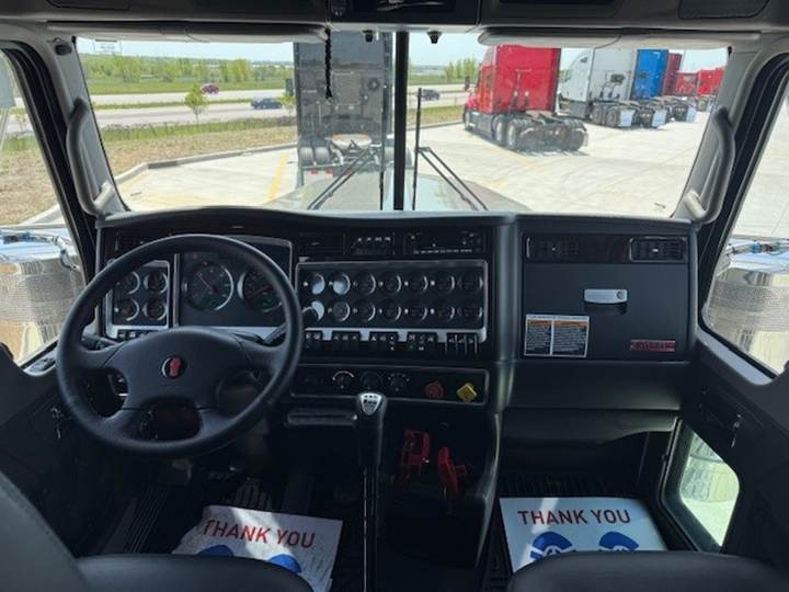 2027 Kenworth W900L 72" Flat Top Sleeper, interior photo 3