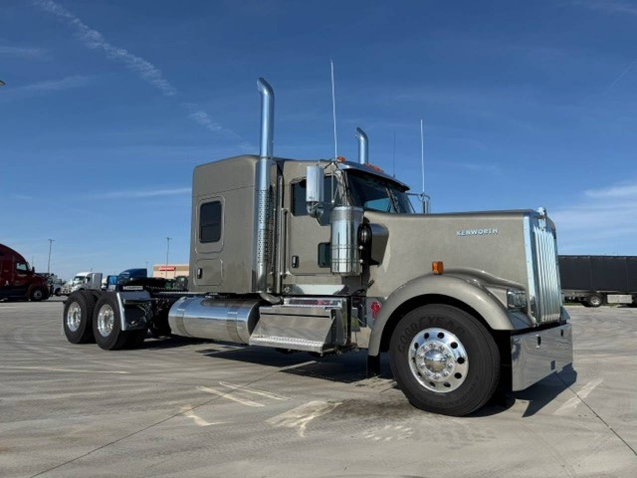 2027 Kenworth W900L 72" Flat Top Sleeper, exterior photo 1
