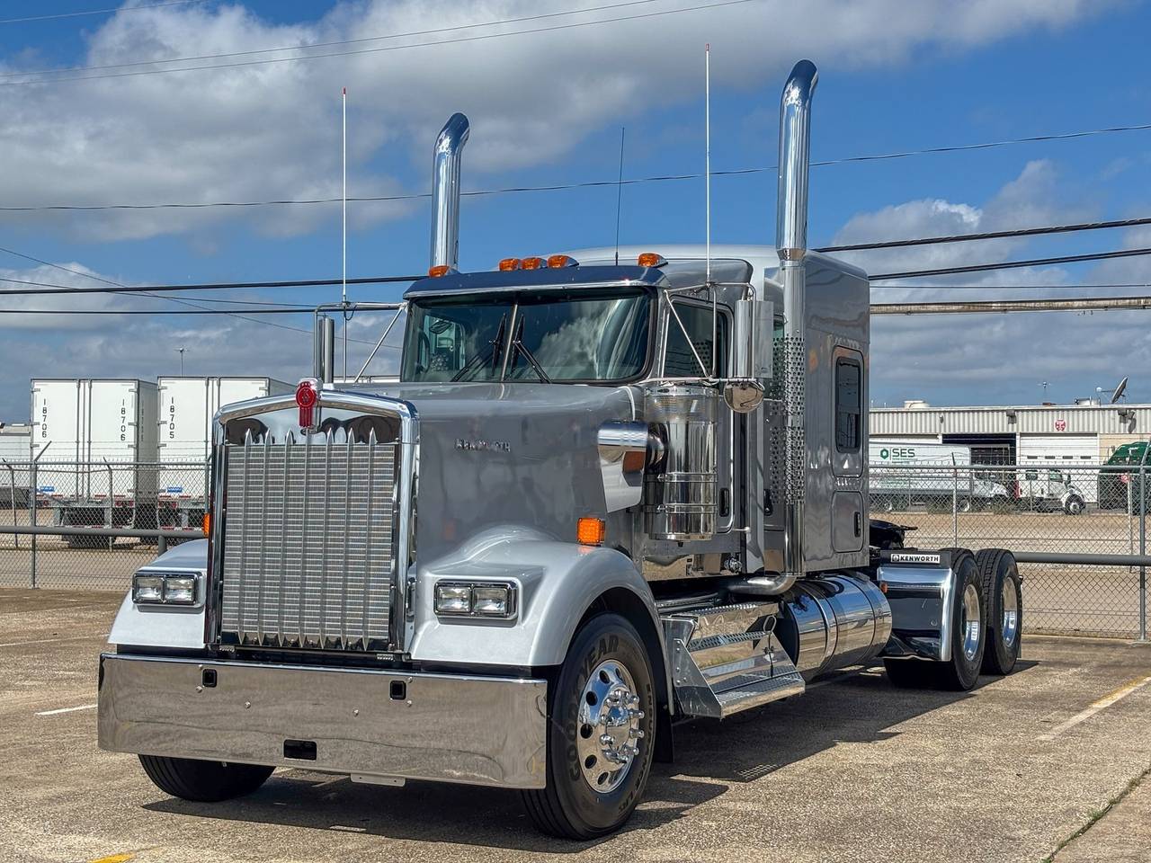 2027 Kenworth W900L 72" Flat Top Sleeper, exterior photo 1