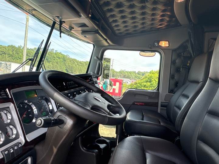 2027 Kenworth W900L 72" Flat Top Sleeper, interior photo 7