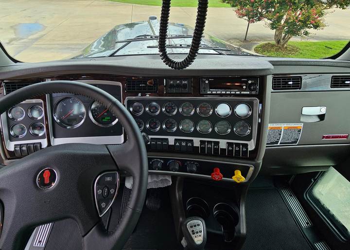 2027 Kenworth W900L Day Cab, interior photo 4