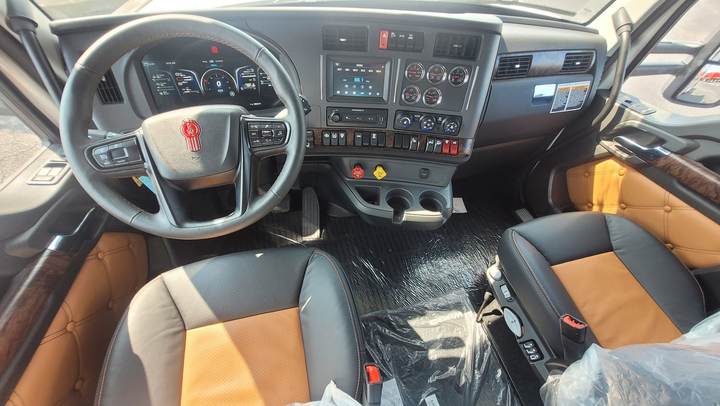 2027 Kenworth W990 76" Mid Roof Sleeper, interior photo 7
