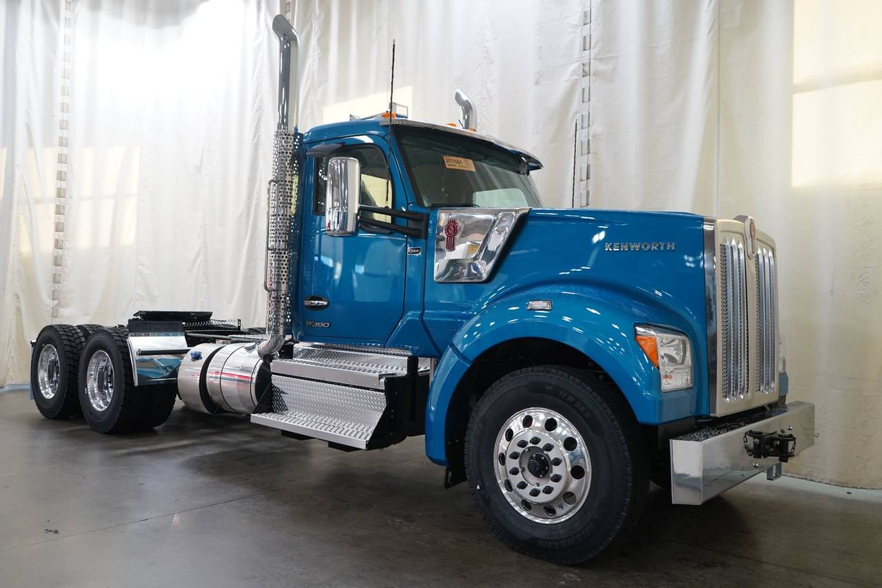 2027 Kenworth W990 Day Cab, exterior photo 1